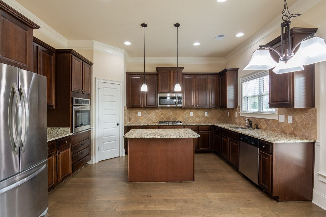 1037 Dietrich Ln #1 - Photo 5 of 29