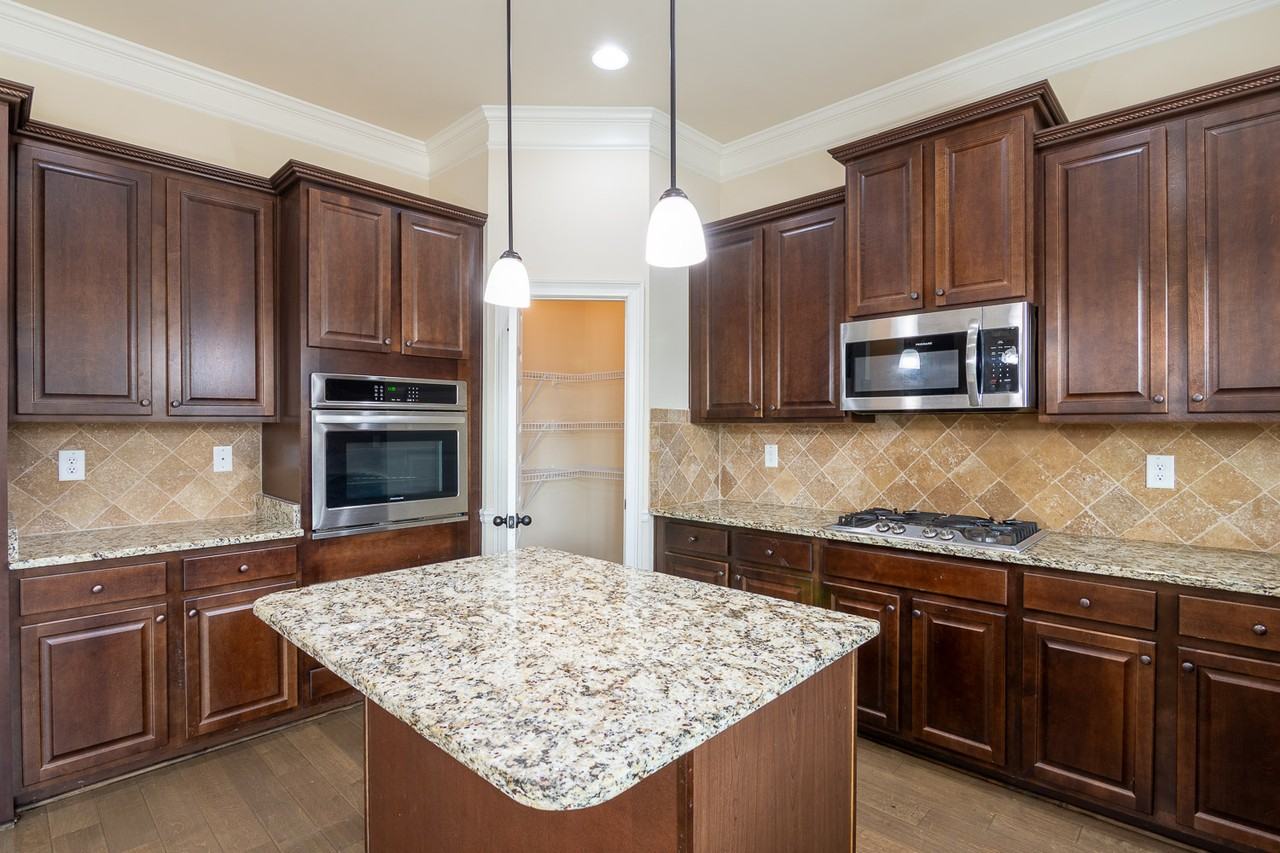 1037 Dietrich Ln #1 - Photo 6 of 29