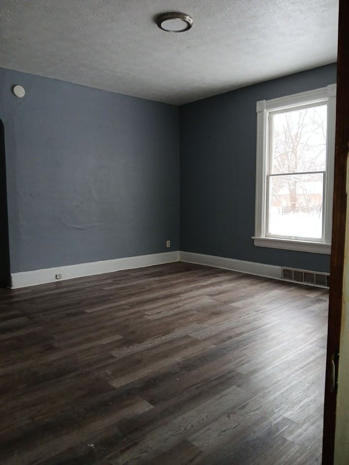 964 N Court St #1 - Photo 2 of 10