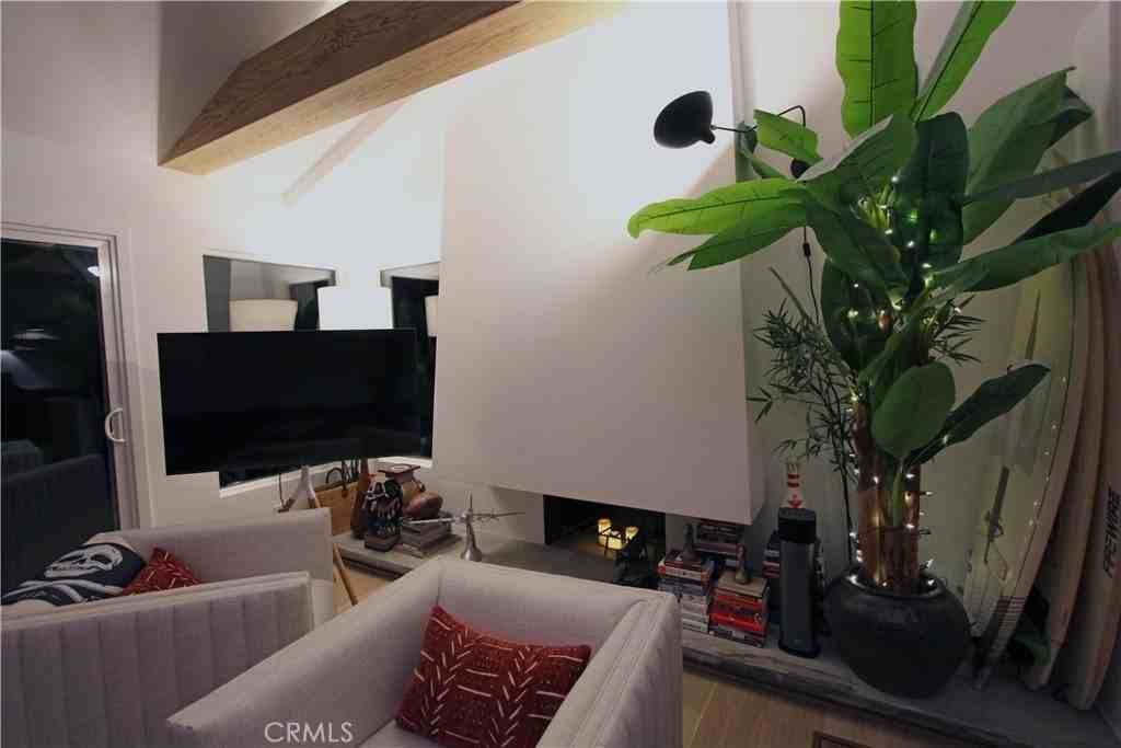 1914 Pelican Ave - Photo 4 of 45