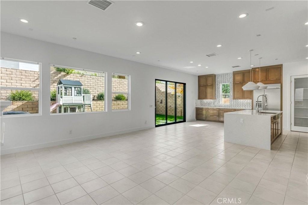 19292 Merryweather Dr - Photo 5 of 23