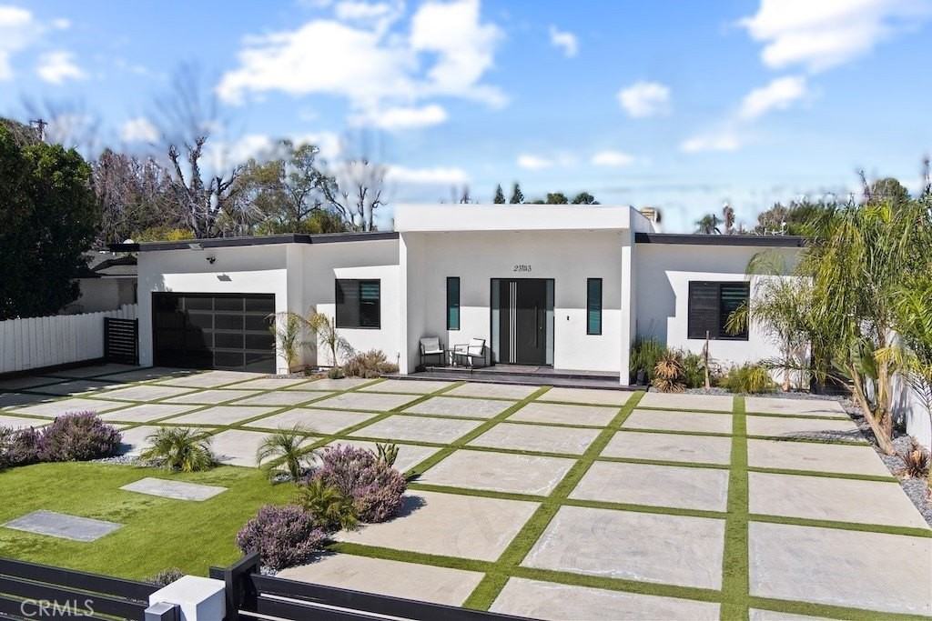 23143 Leonora Dr - Photo 3 of 50