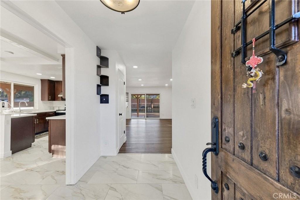 10755 Brookfield Rd - Photo 5 of 37