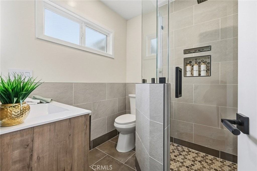 9233 Swinton Ave - Photo 6 of 16