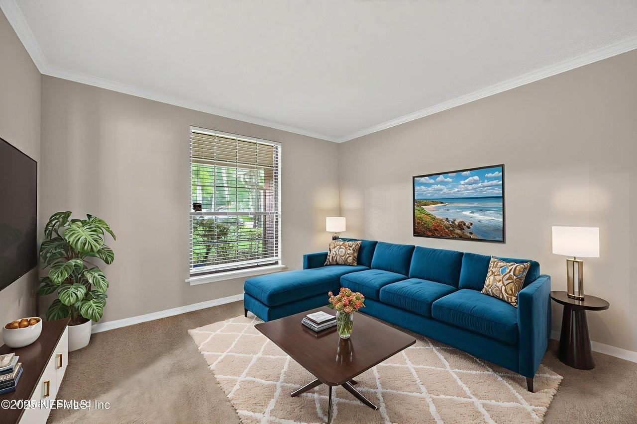 6819 Mcmullin St - Photo 7 of 42