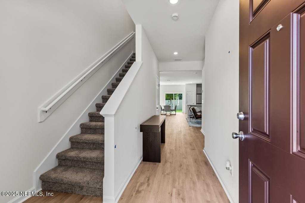 125 Beach Palm Ct - Photo 2 of 34