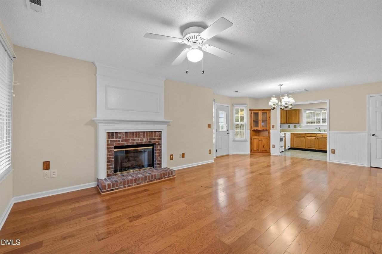 6 Tinsbury Pl - Photo 2 of 24