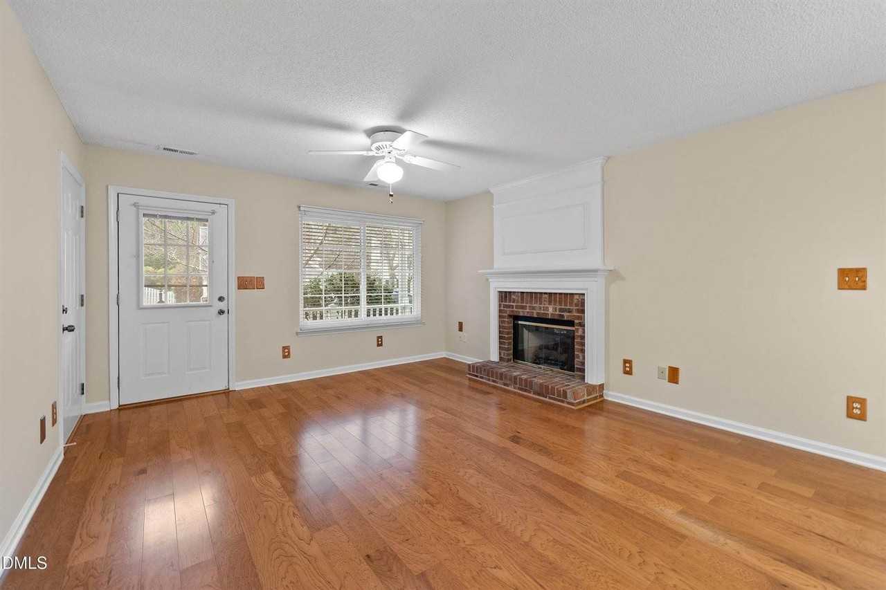 6 Tinsbury Pl - Photo 3 of 24