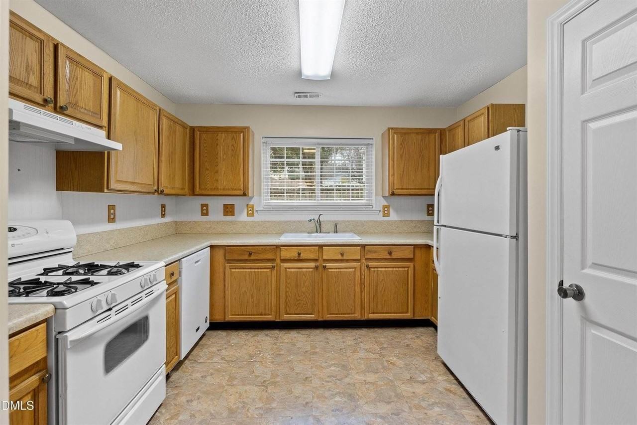 6 Tinsbury Pl - Photo 6 of 24