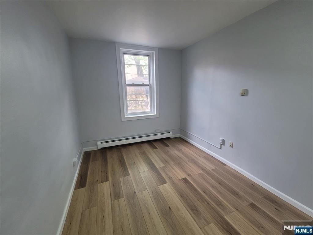 27 Russell Ave - Photo 7 of 19