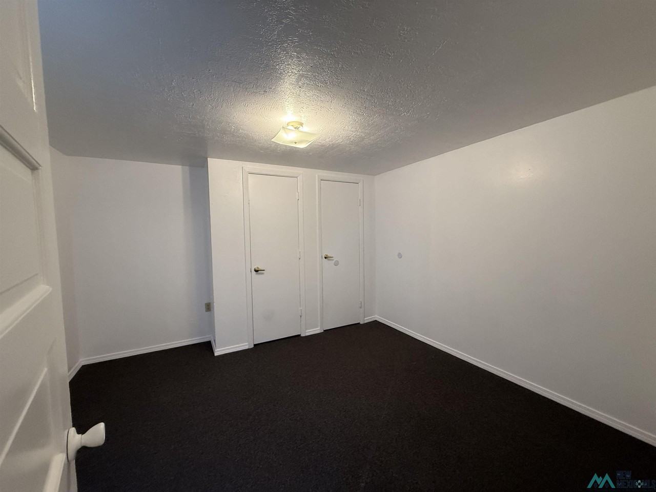 207 W Chisum Ave - Photo 6 of 11