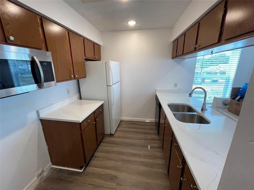 5320 Carver Dr - Photo 2 of 6