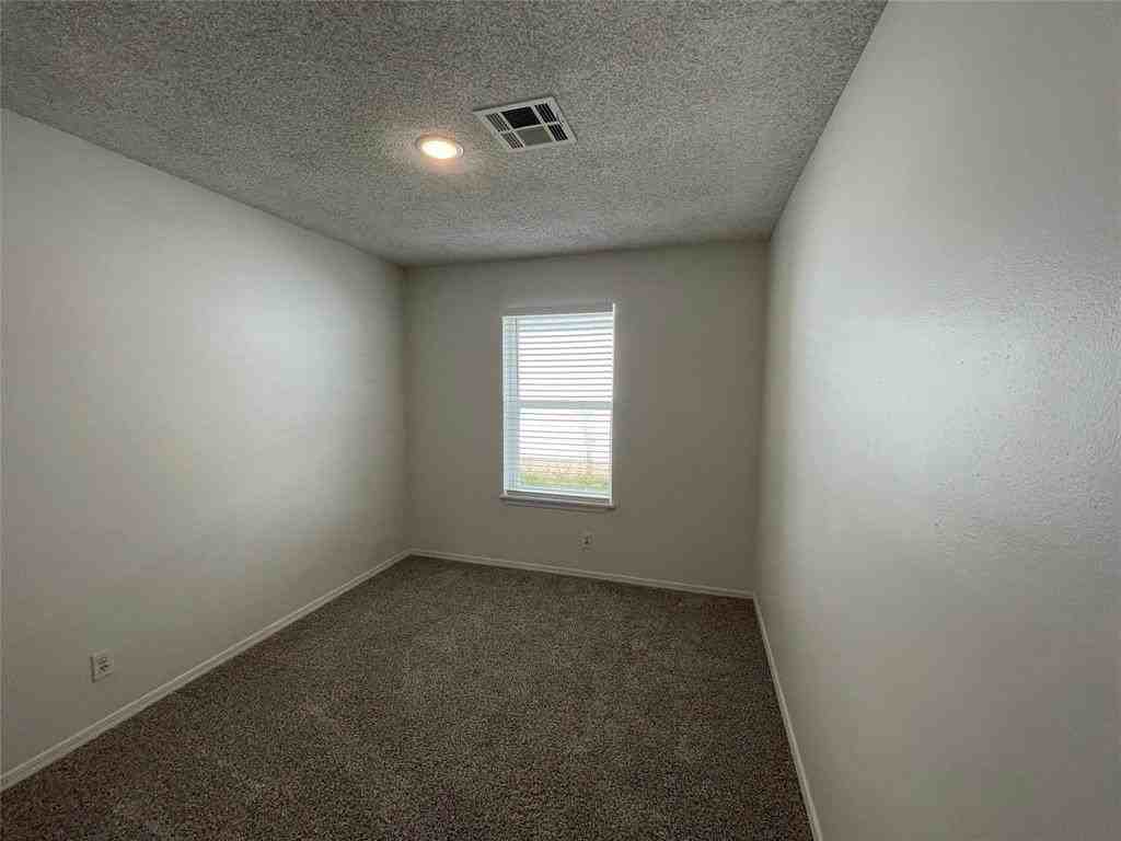 5320 Carver Dr - Photo 4 of 6