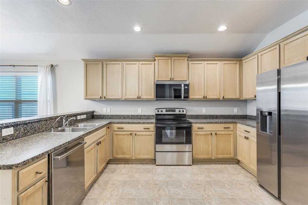 507 Basswood Ln - Photo 5 of 11