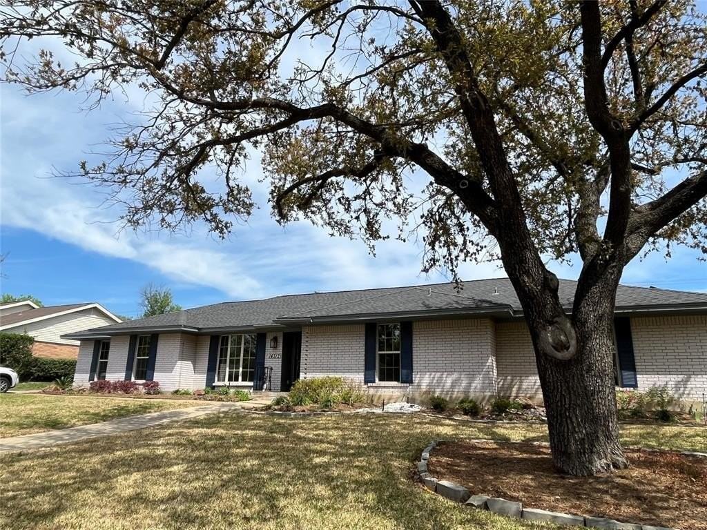 14312 Tanglewood Dr - Photo 2 of 23