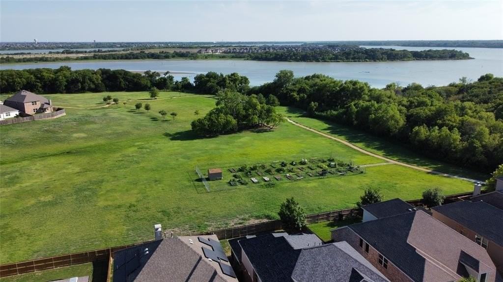 1913 Christopher Creek Dr - Photo 2 of 19