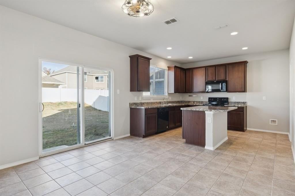 6021 Myers Ct - Photo 7 of 25