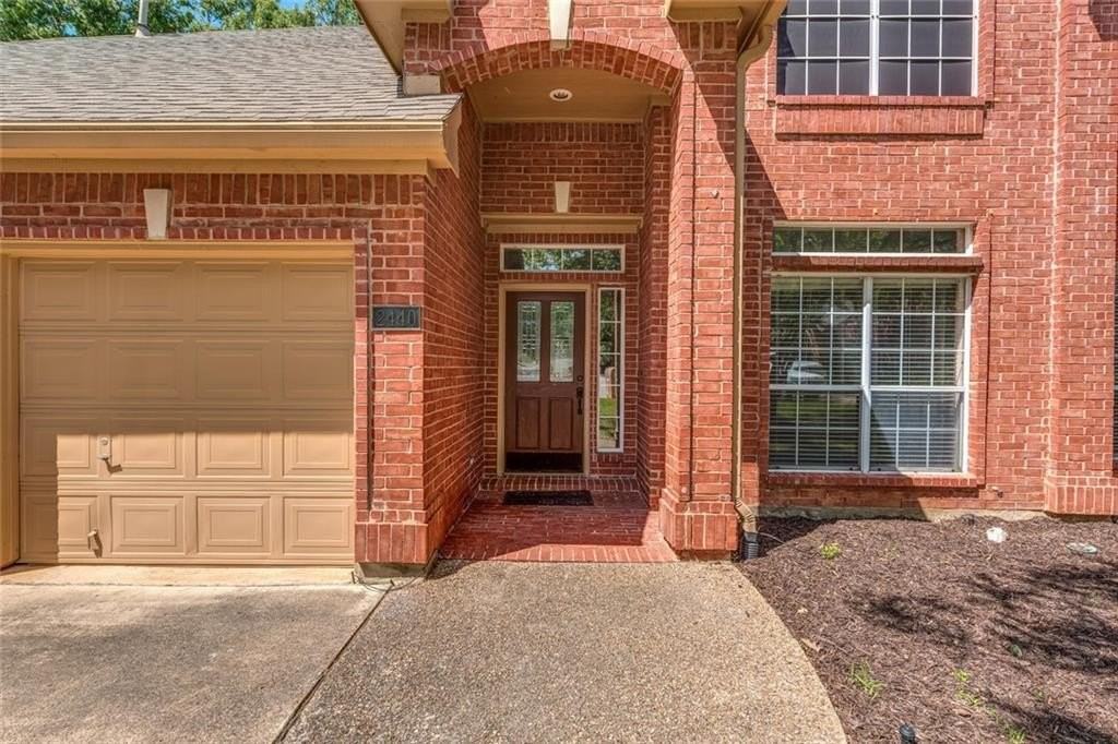 2440 Brittany Ln - Photo 5 of 34