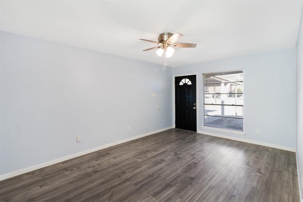 2221 Se 14th St - Photo 6 of 11