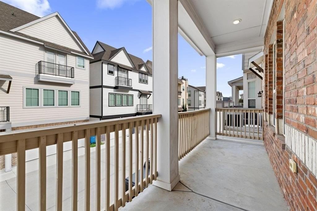 203 S Village Way - Photo 7 of 22