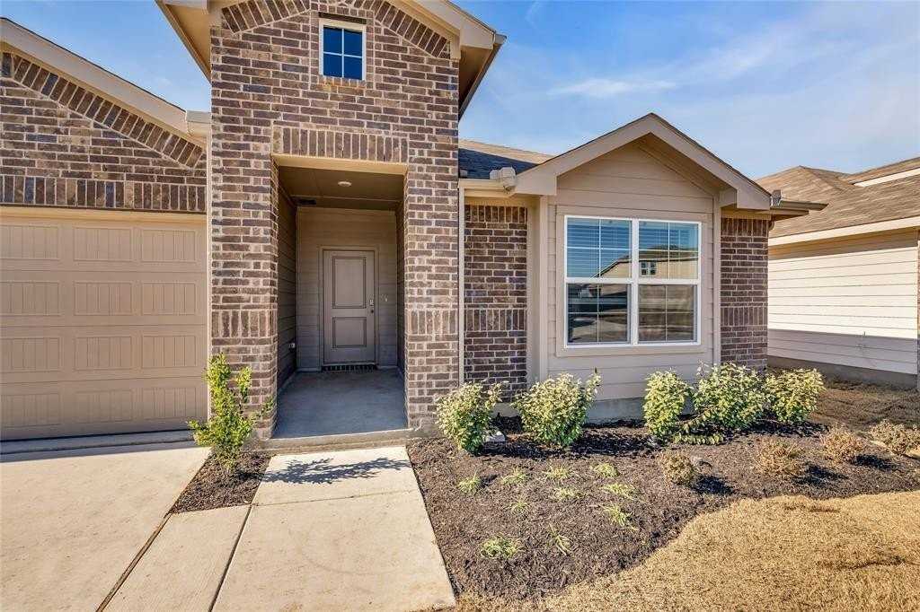 16425 Rangerville Dr - Photo 3 of 32