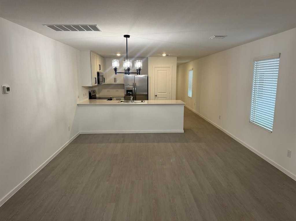 405 Shearwater Ave - Photo 2 of 10