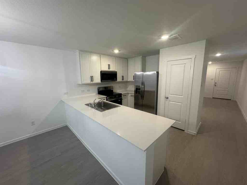 405 Shearwater Ave - Photo 3 of 10