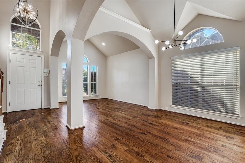 10620 Bancroft Ln - Photo 3 of 25