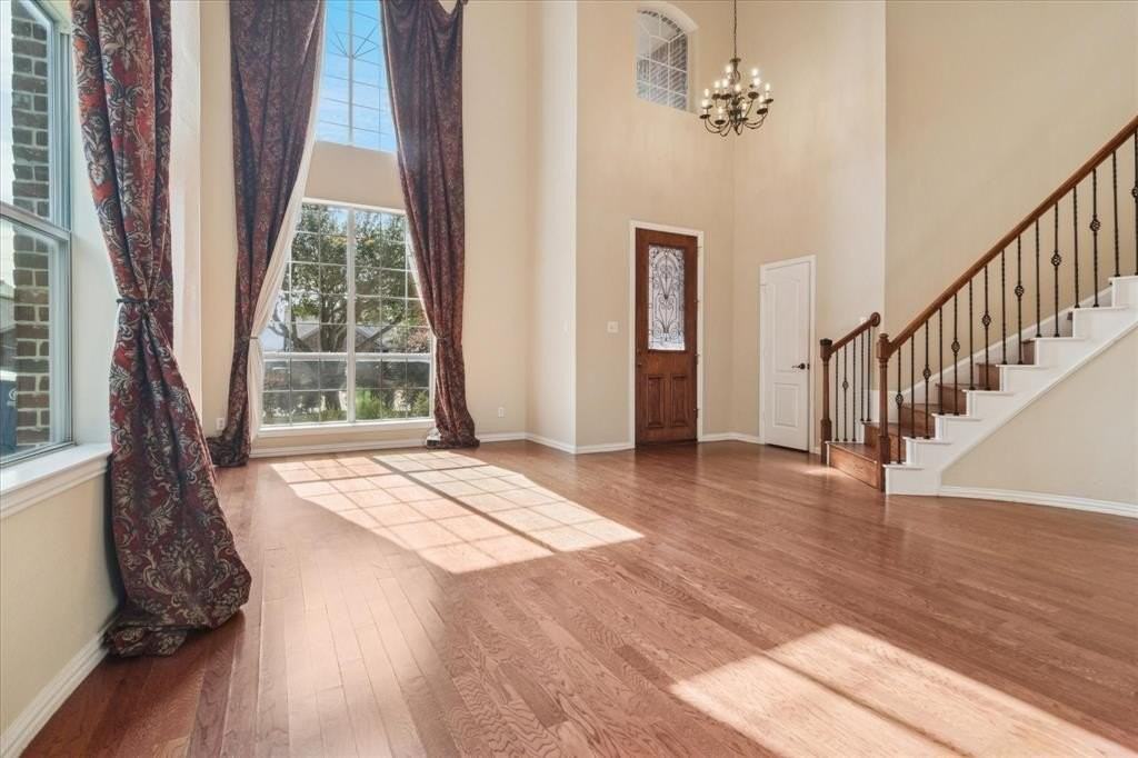 1206 Antoinette Dr - Photo 3 of 27