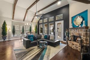 featured image of 4711 Taylor Ln