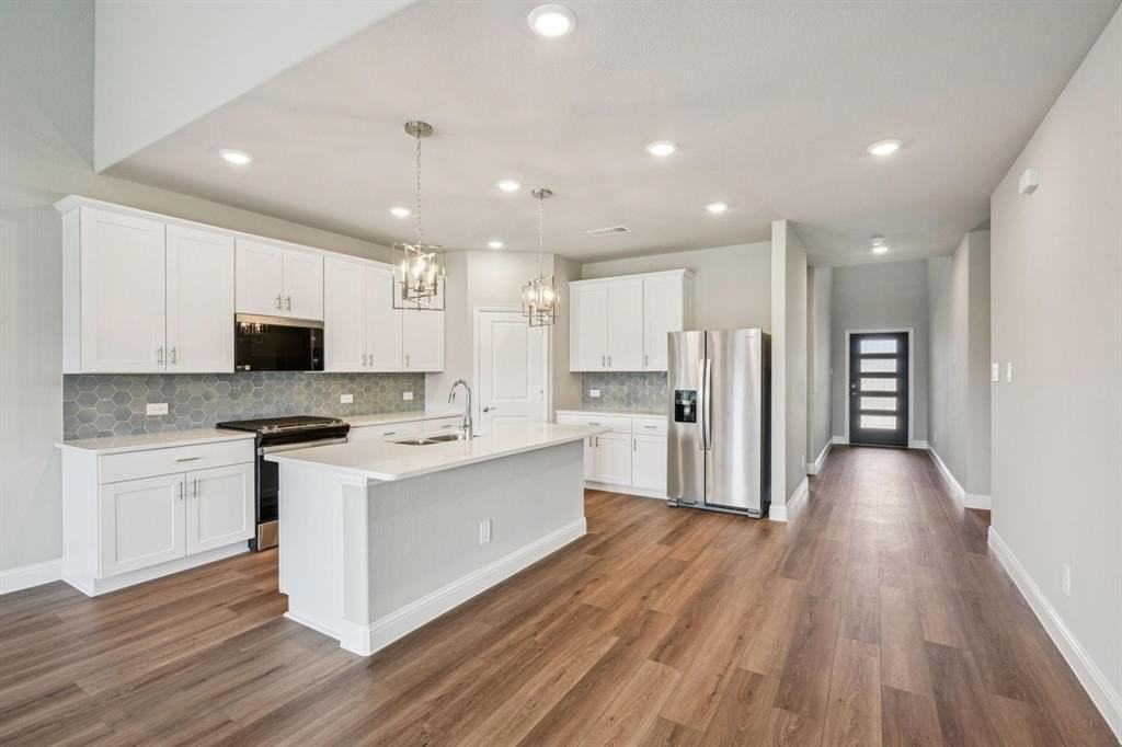 714 London Town Lane - Photo 5 of 33