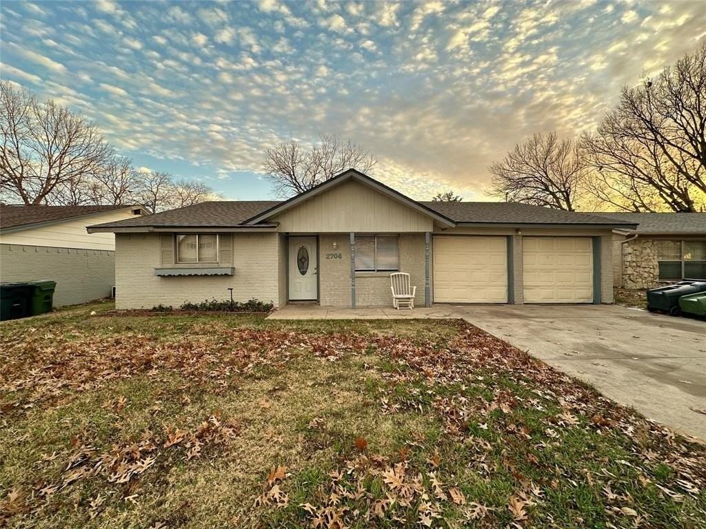 2704 Buena Vista Dr - Photo 2 of 16