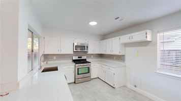 featured image of 17 Green View Cir