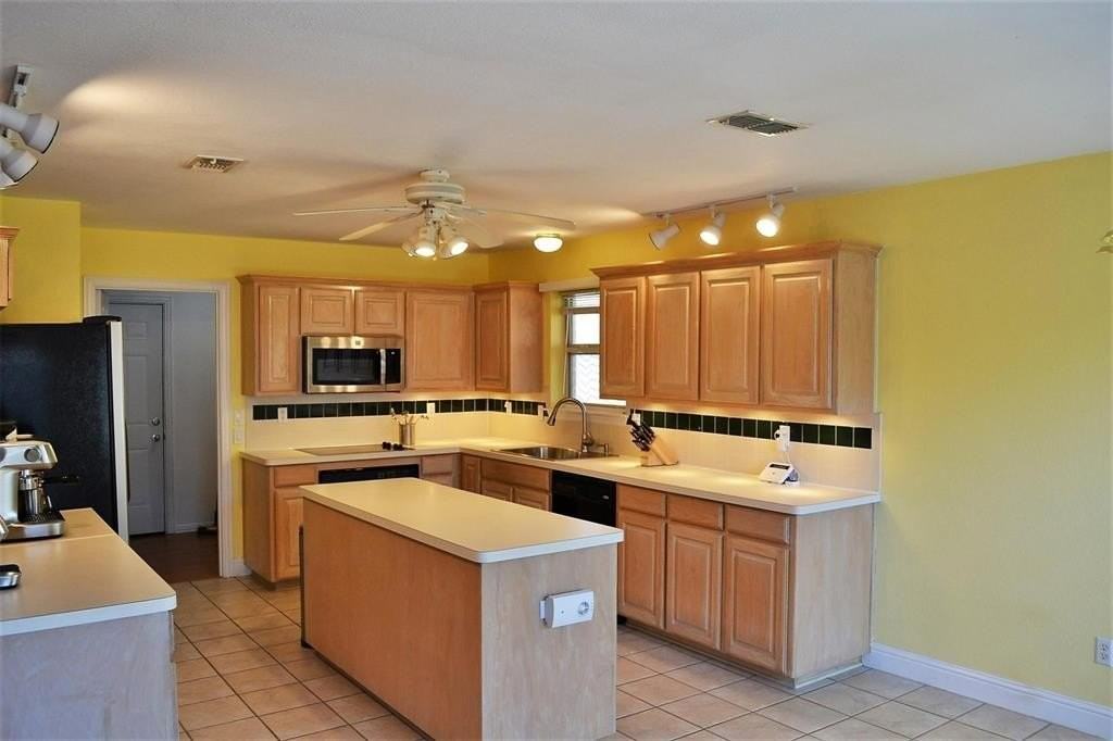 5004 Ivycrest Trl - Photo 3 of 17