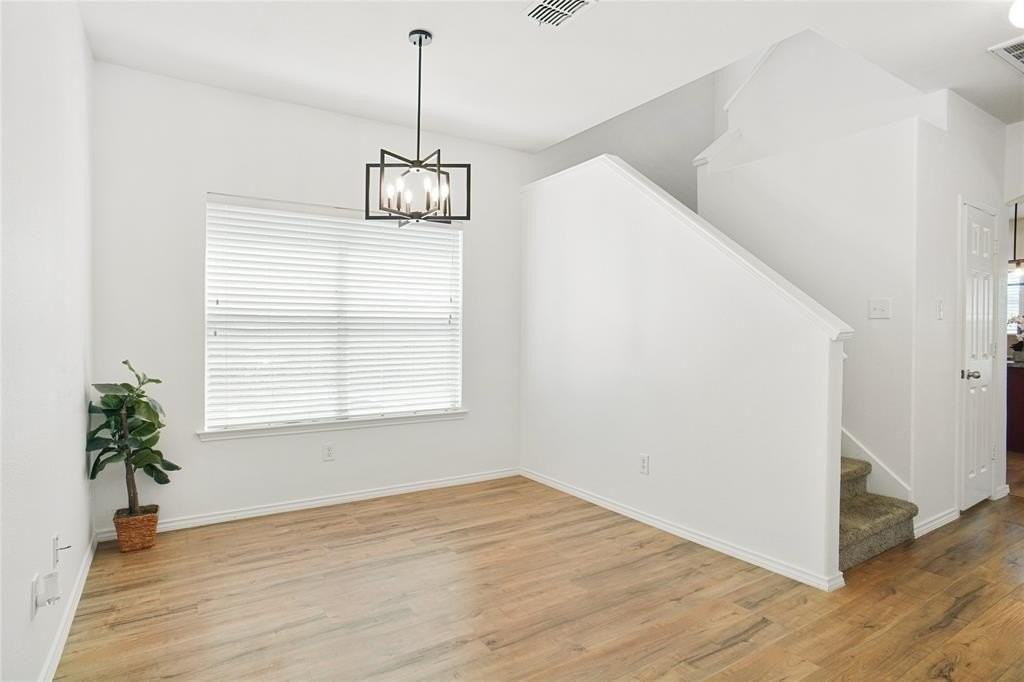 3752 Jade St - Photo 4 of 34