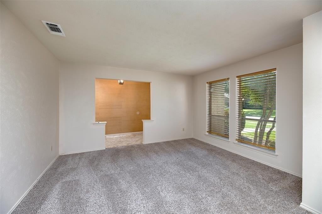 2121 Stone Creek Dr - Photo 7 of 33