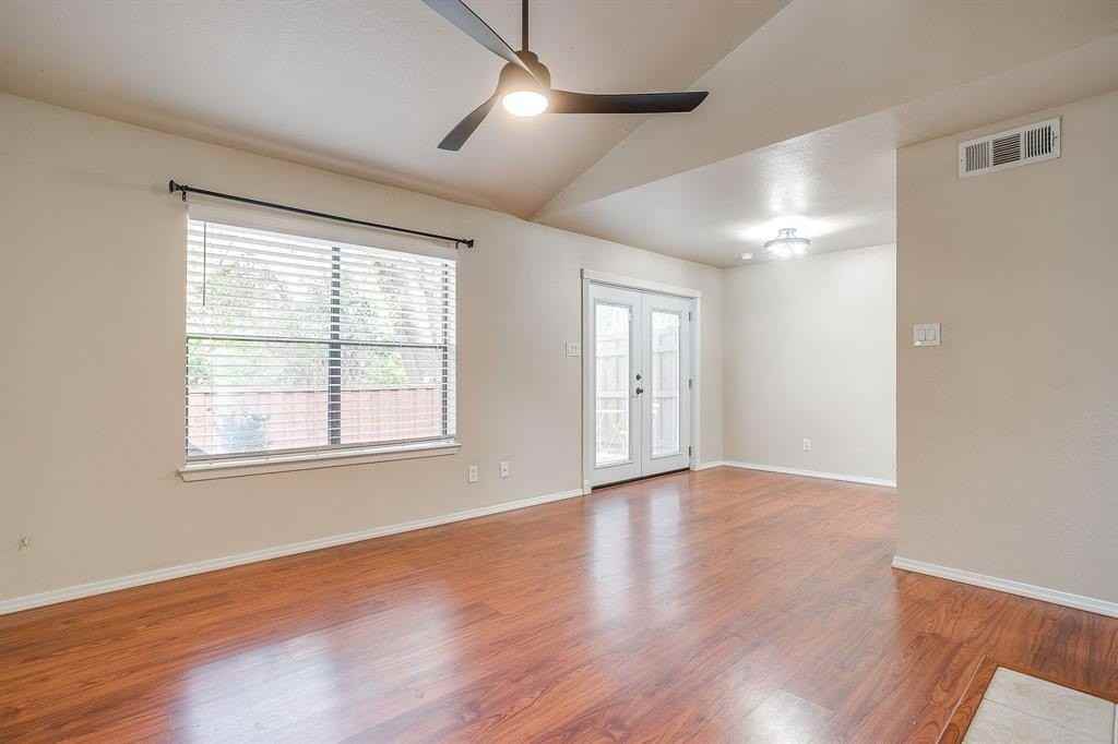 5714 Cedar Creek Dr - Photo 6 of 27