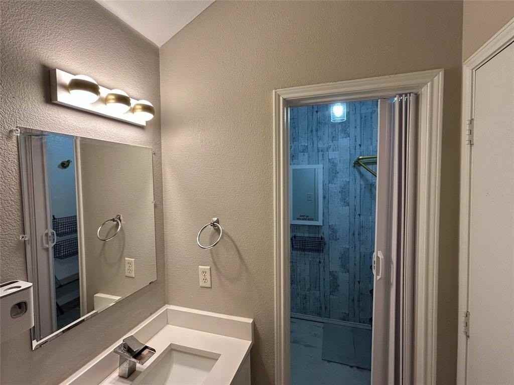 1949 Sampsell Dr - Photo 7 of 15