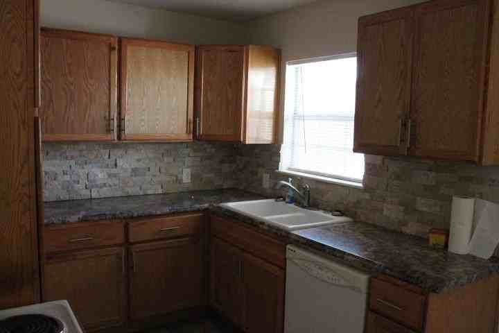 1109 Parkway Dr - Photo 6 of 21