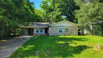 featured image of 1970 W Sherman St