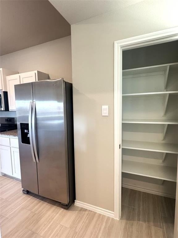 5561 Rollins Dr - Photo 6 of 13