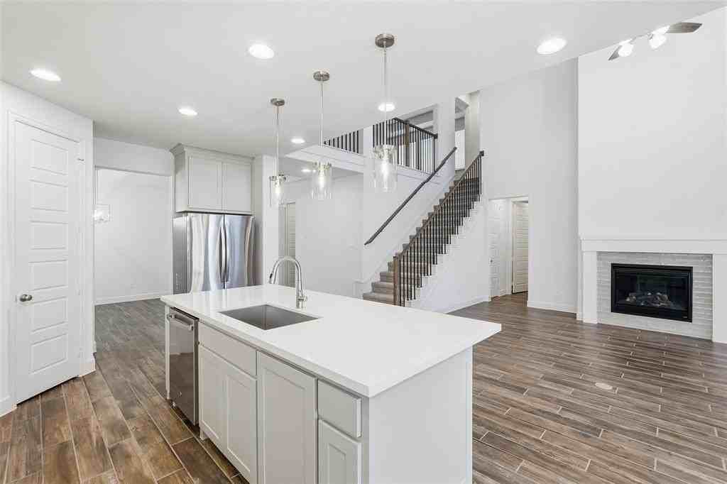 3329 Lacebark Ln - Photo 4 of 35