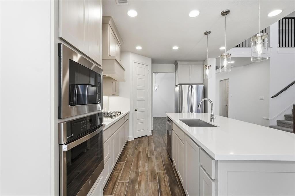 3329 Lacebark Ln - Photo 5 of 35