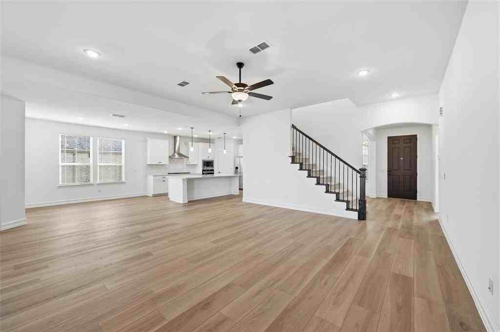 765 Brozgold Ave - Photo 2 of 33