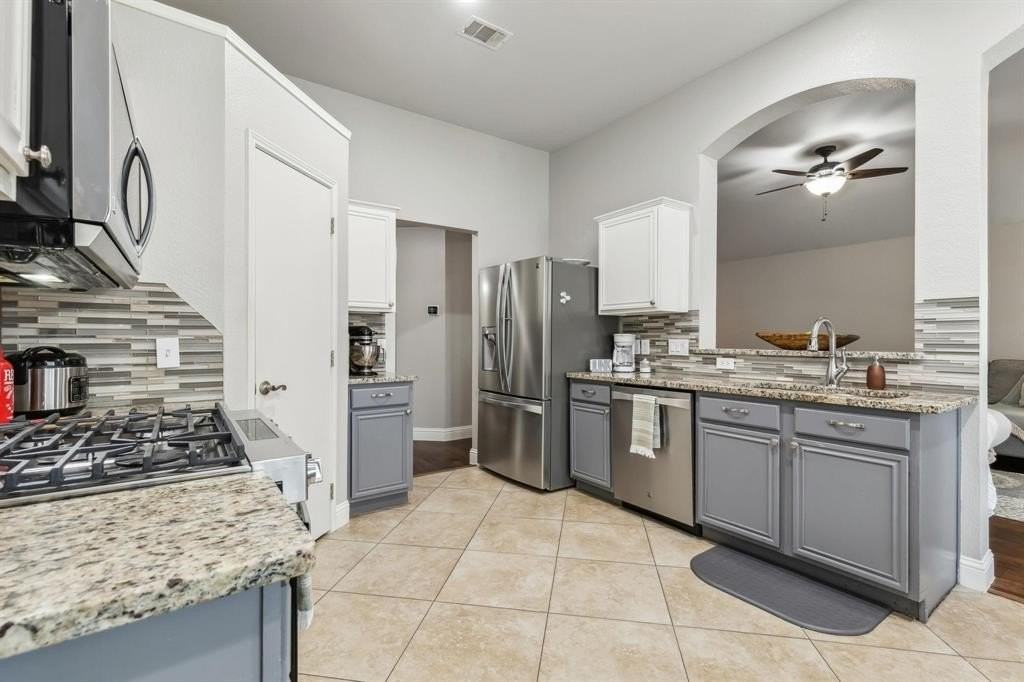 9208 Norfolk Ln - Photo 5 of 21