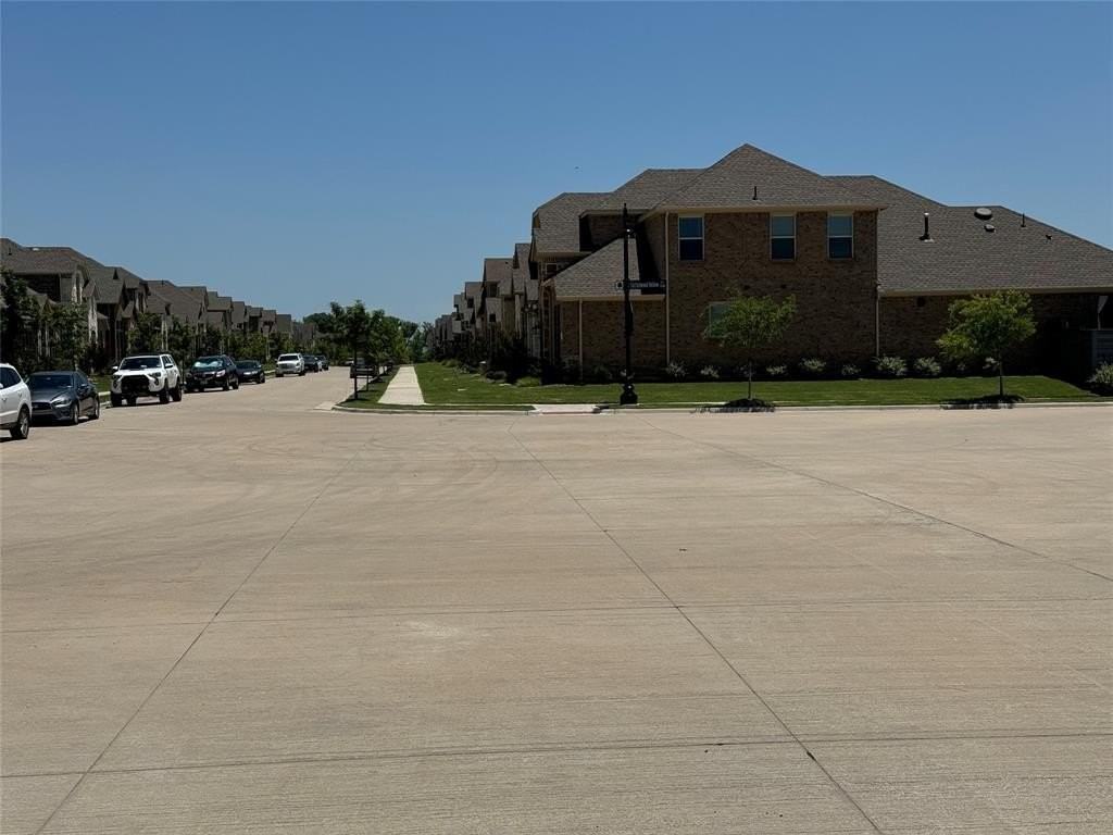 1601 Blakely Pl - Photo 2 of 22