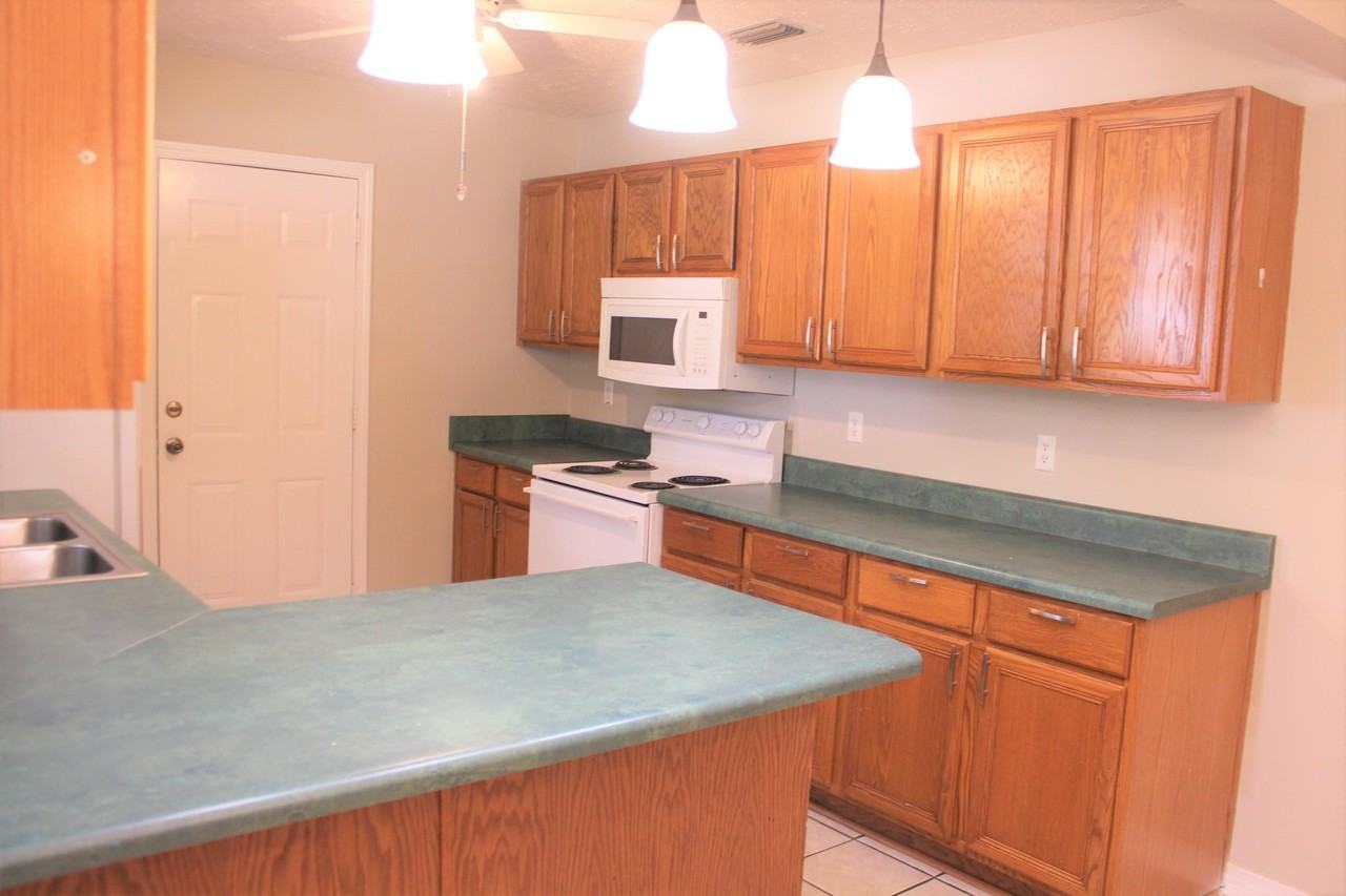 2038 Vizcaya Dr - Photo 6 of 15