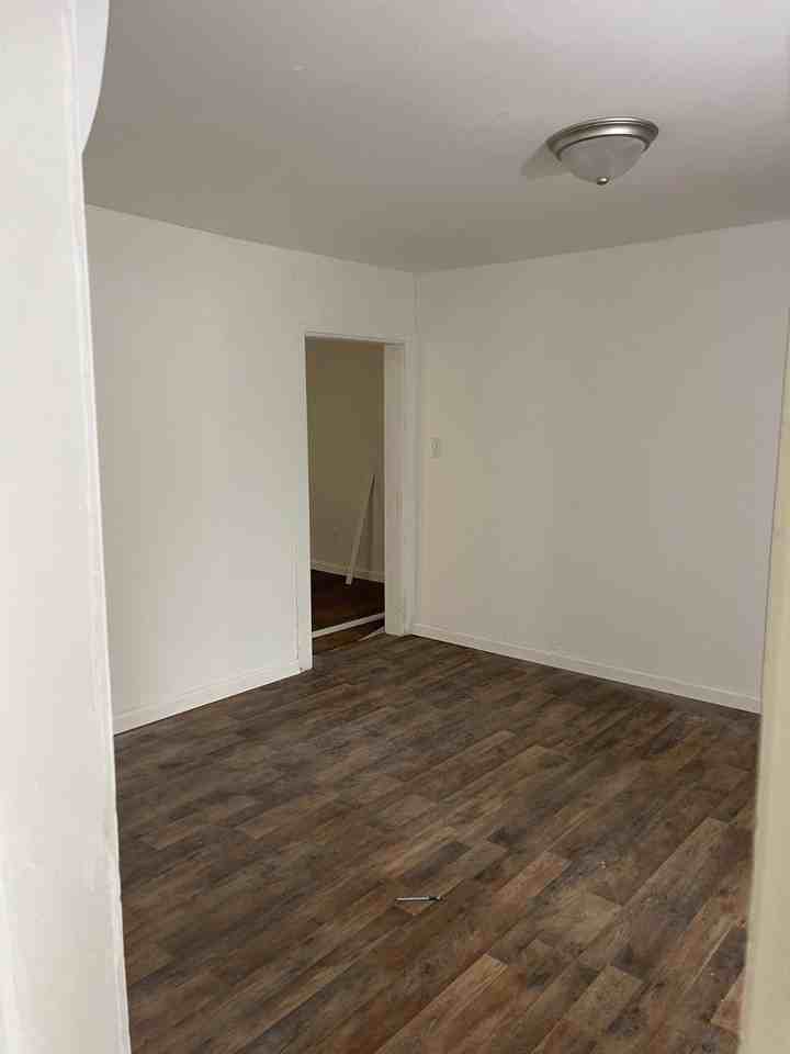 108 2nd Ave - Photo 5 of 7