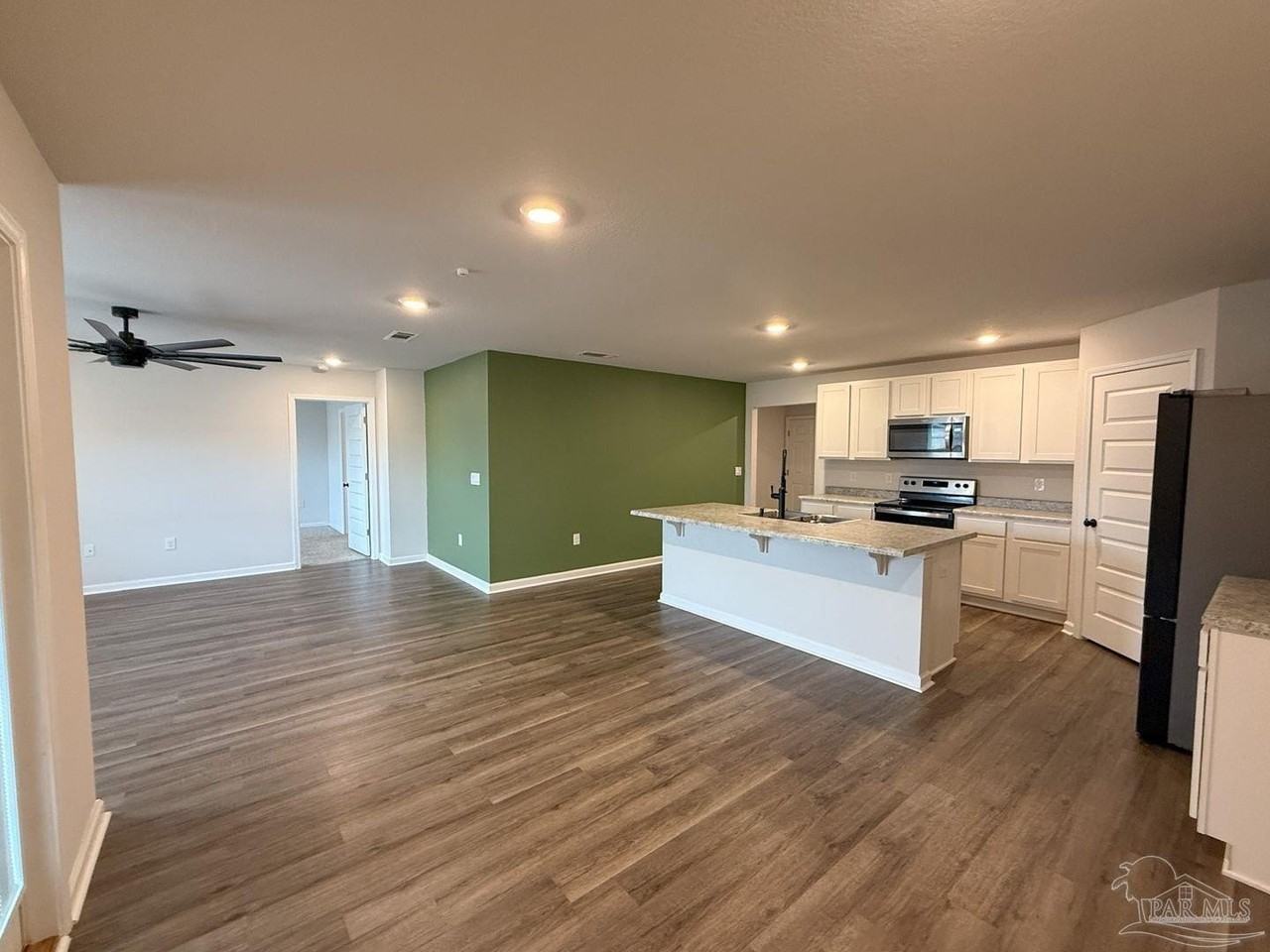 4424 White Cedar Ct - Photo 2 of 16