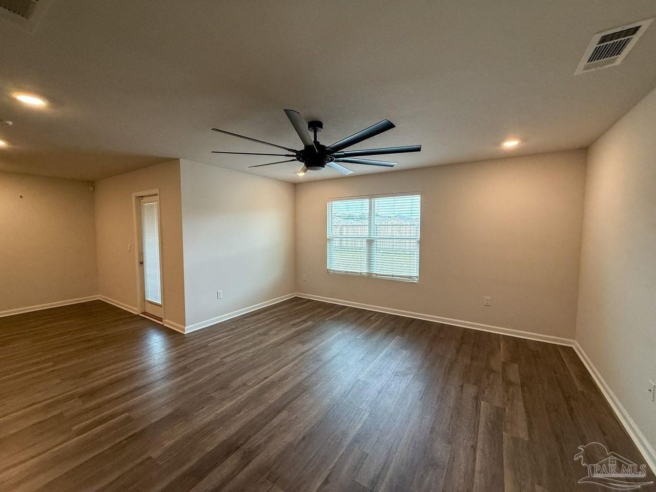 4424 White Cedar Ct - Photo 5 of 16